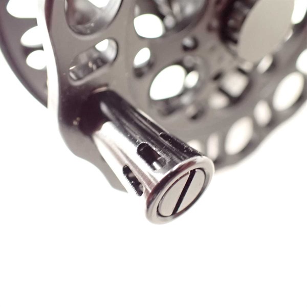 インヴィクタ クロダイ ＭＢリミテッド８５